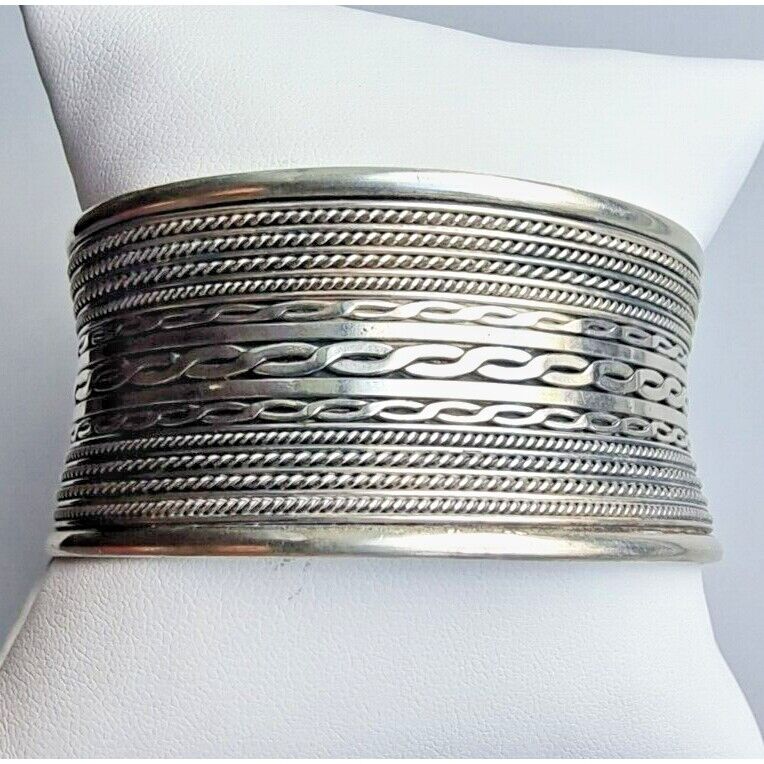 925 STERLING SILVER BEAUTIFUL  1.25 INCH WIDE CUFF BRACELET AT