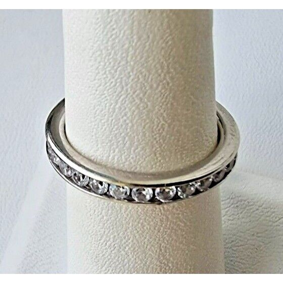 10K  WHITE GOLD  ETERNITY  ROUND CZ BAND RING SIZE 6 AT