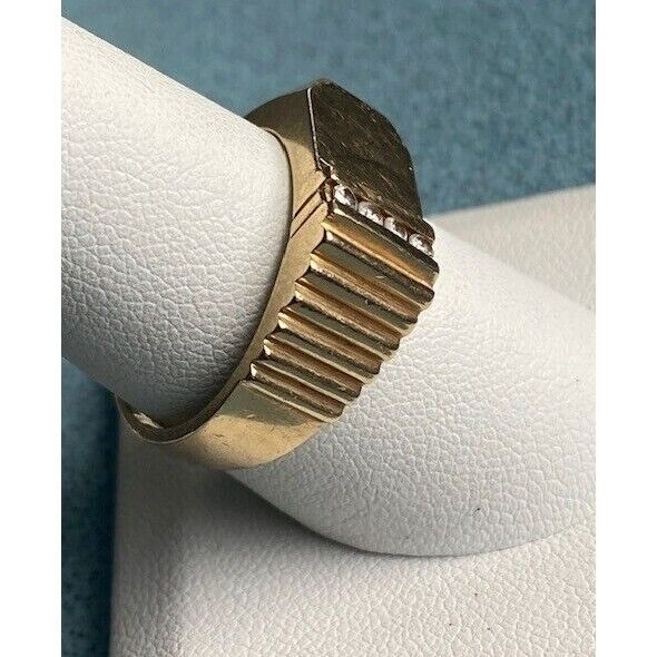 ''STYLECREST'' MENS 14K YELLOW GOLD 0.12 CARAT DIAMOND SIGNET RING SIZE 9.25 SKY