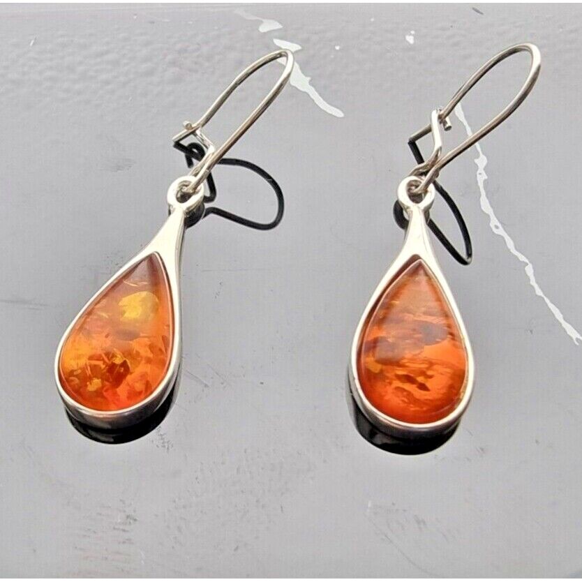 VINTAGE 925 STERLING SILVER NATURAL BALTIC 15x8 mm. AMBER TEARDROP EARRINGS AT