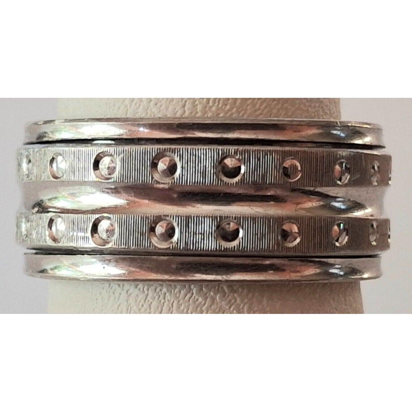 925 STERLING SILVER NAILHEAD DESIGN SPINNER BAND RING SIZE 7.5 SKY