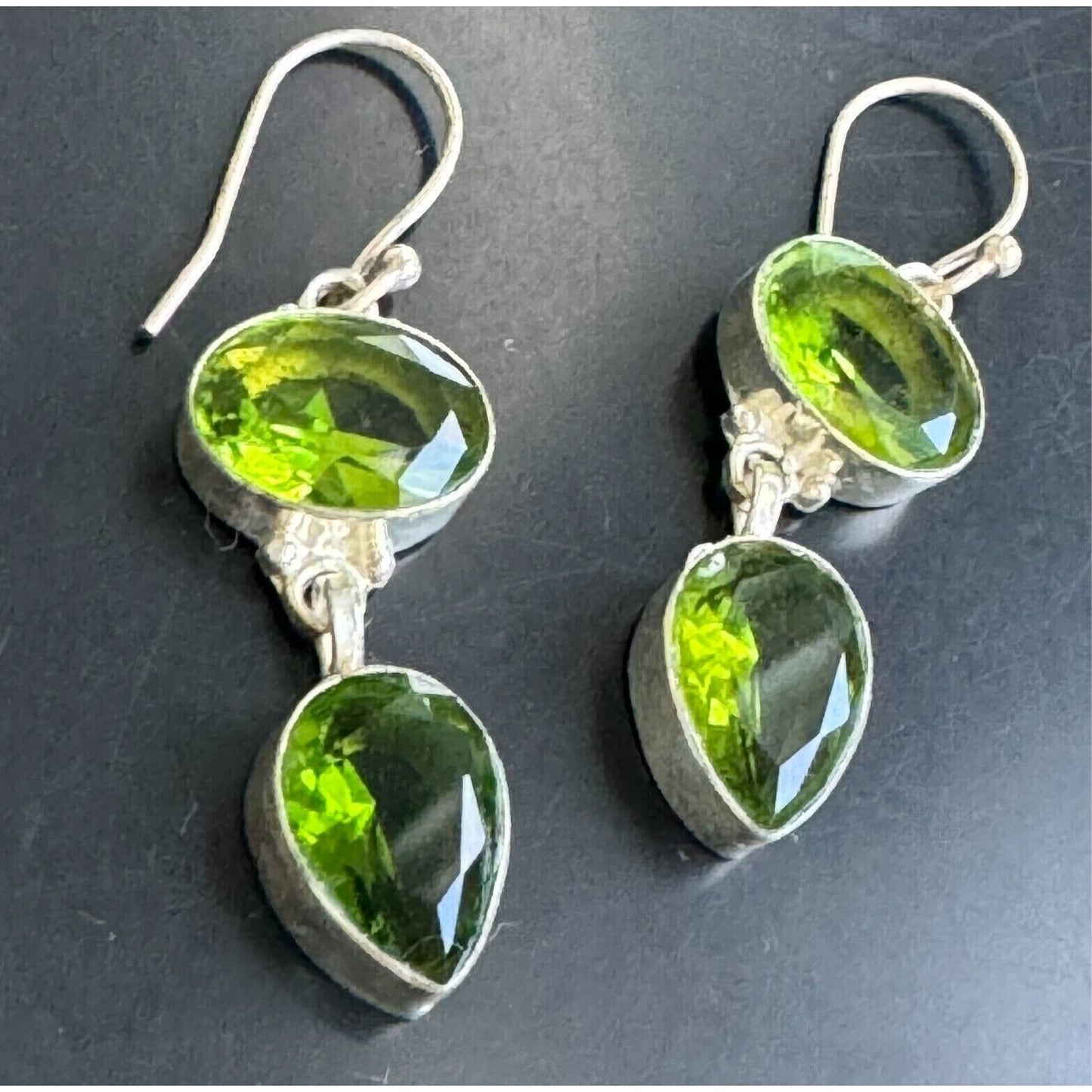 925 STERLING SILVER AND GREEN CRYSTAL DANDLE EARRINGS SKY