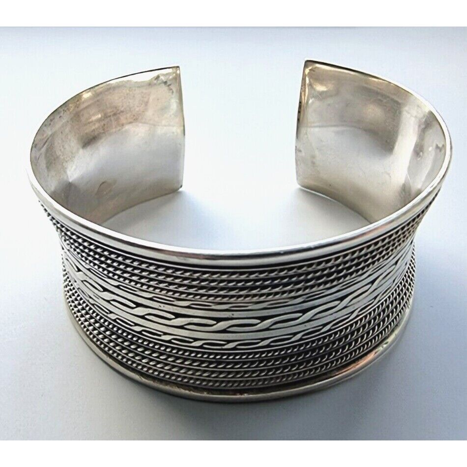 925 STERLING SILVER BEAUTIFUL  1.25 INCH WIDE CUFF BRACELET AT