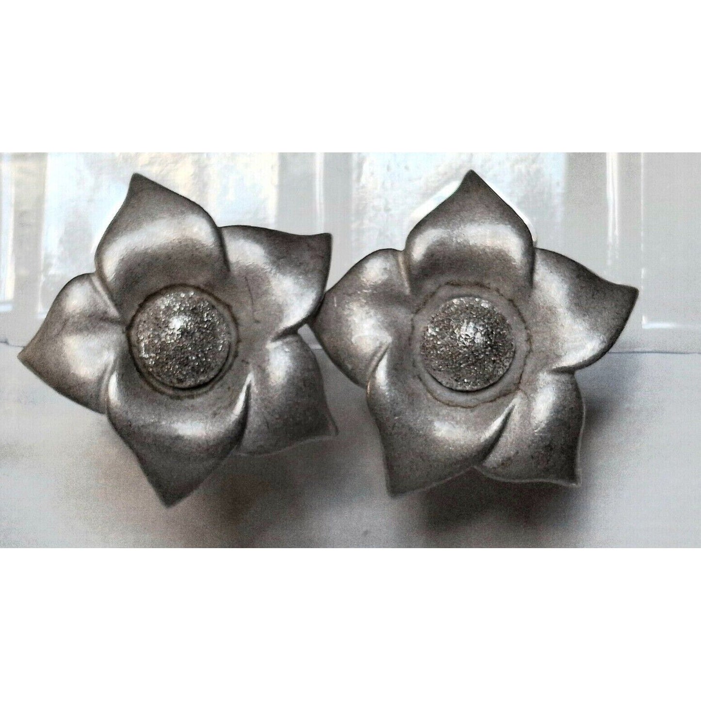 FLLI MENEGATTI  ITALY 925 STERLING SILVER FLOWER DESIGN  EARRINGS SKY