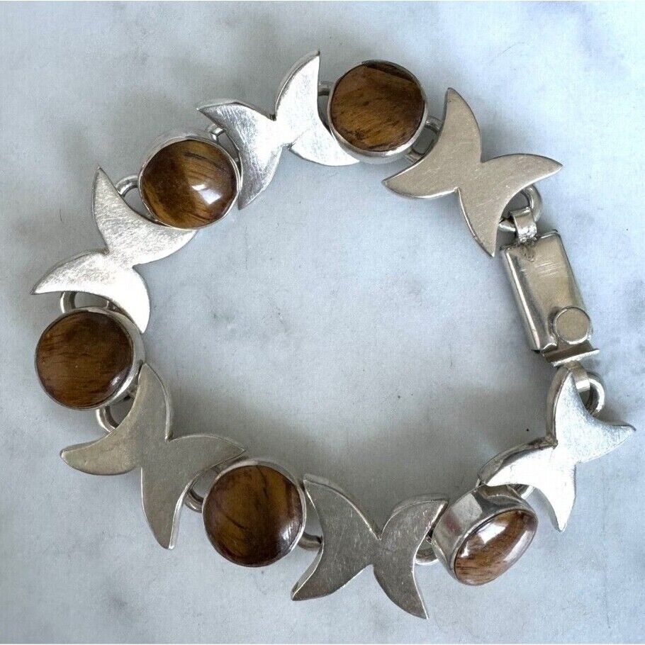 FINE QUALITY TAXCO 950 STERLING SILVER AND TIGER'S EYE BRACELET SKY