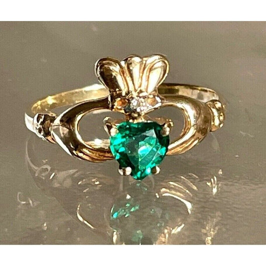 YELLOW GOLD AND LAB-CREATED EMERALD IRISH CLADDAGH RING SIZE SIZE 6.25 SKY