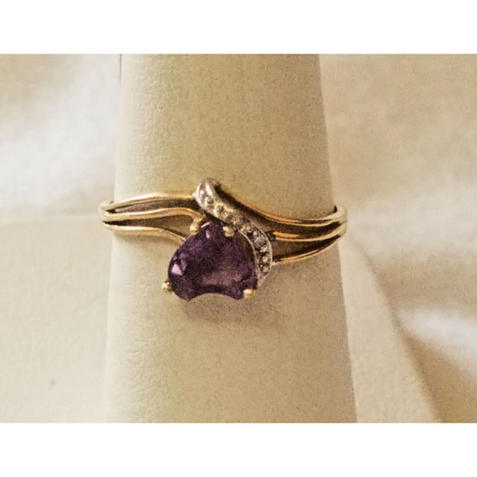 YELLOW GOLD AMETHYST & DIAMOND RING.SIZE 6.25 SKY