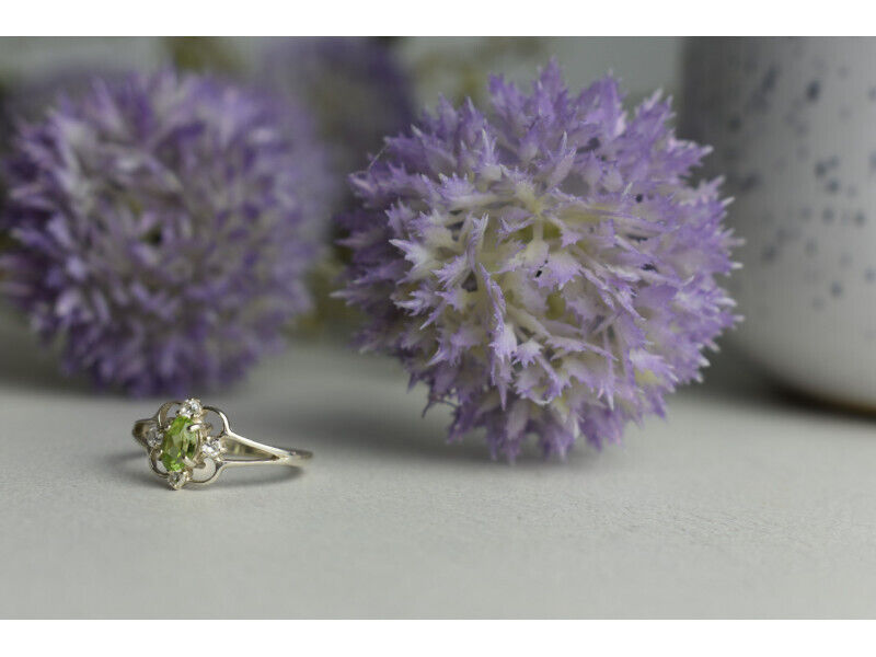 925 STERLING SILVER PERIDOT & CZ RING SIZE 7