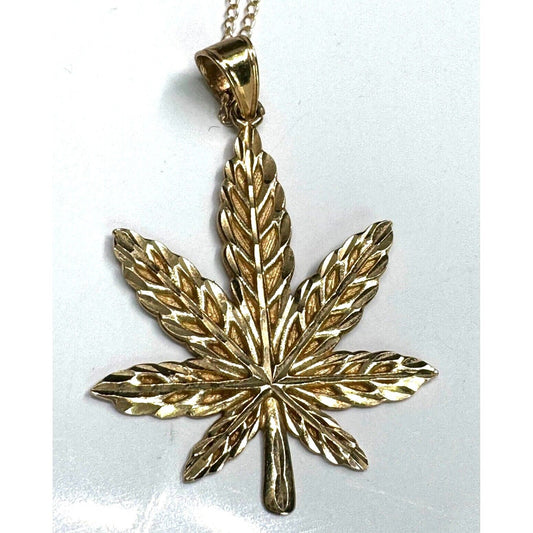 YELLOW GOLD CANNABIS PENDANT NECKLACE SKY