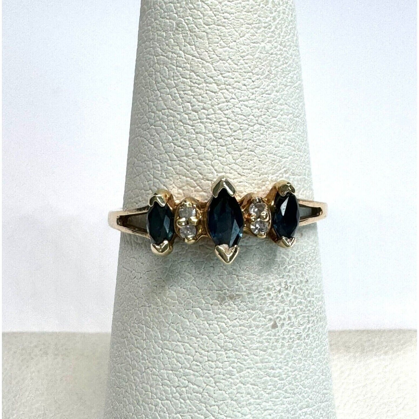 YELLOW GOLD SAPPHIRE AND DIAMOND RING SIZE 6.5 SKY