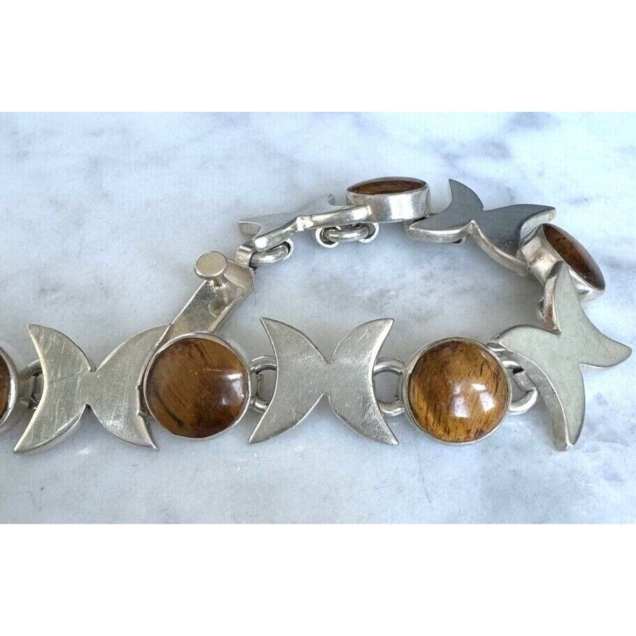 FINE QUALITY TAXCO 950 STERLING SILVER AND TIGER'S EYE BRACELET SKY