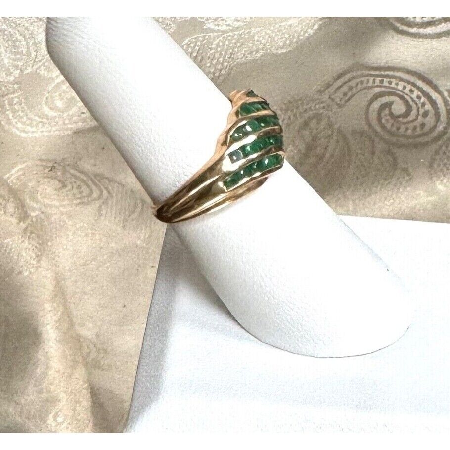 YELLOW GOLD AND EMERALD BAND RING SIZE 6.25 SKY