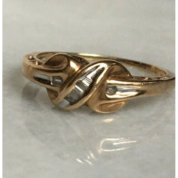 YELLOW GOLD & DIAMOND BOW RING SIZE 4.5 SKY