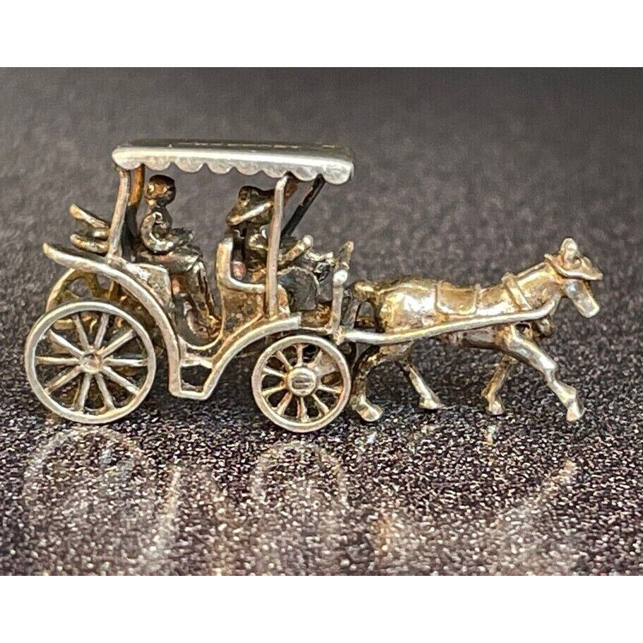 WELL MADE 925 STERLING SILVER HORSE CARRIAGE CHARM PENDANT SKY