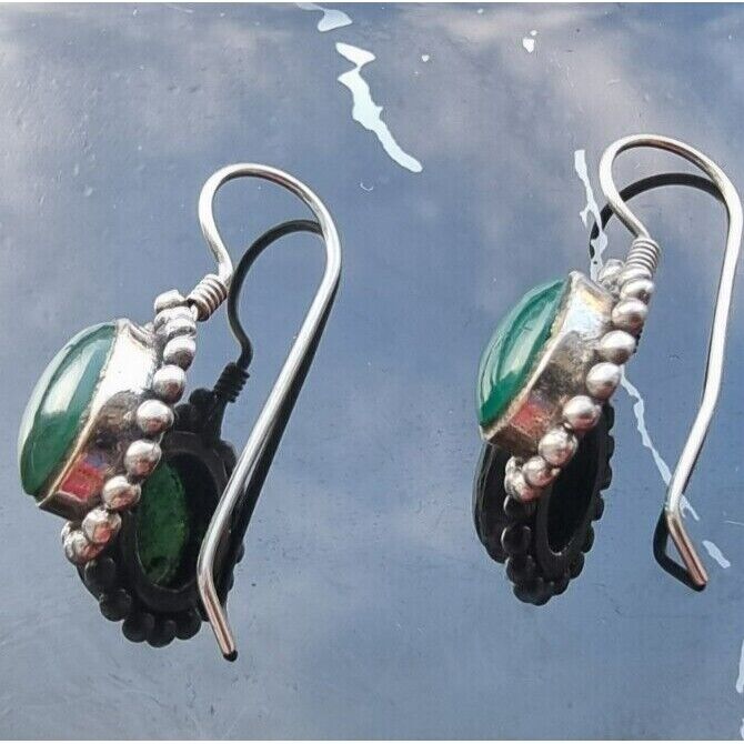 SOUTHWEST STYLE 925 STERLING SILVER  OVAL 11x8 mm. GREEN JADE EARRINGS AT