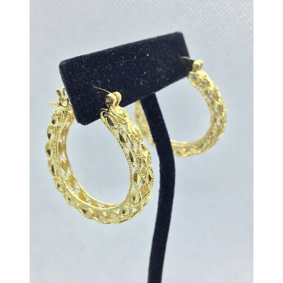 LARGE YELLOW GOLD PIERCED & BRIGHT CUT DESIGN HOOP EARRINGS SKY