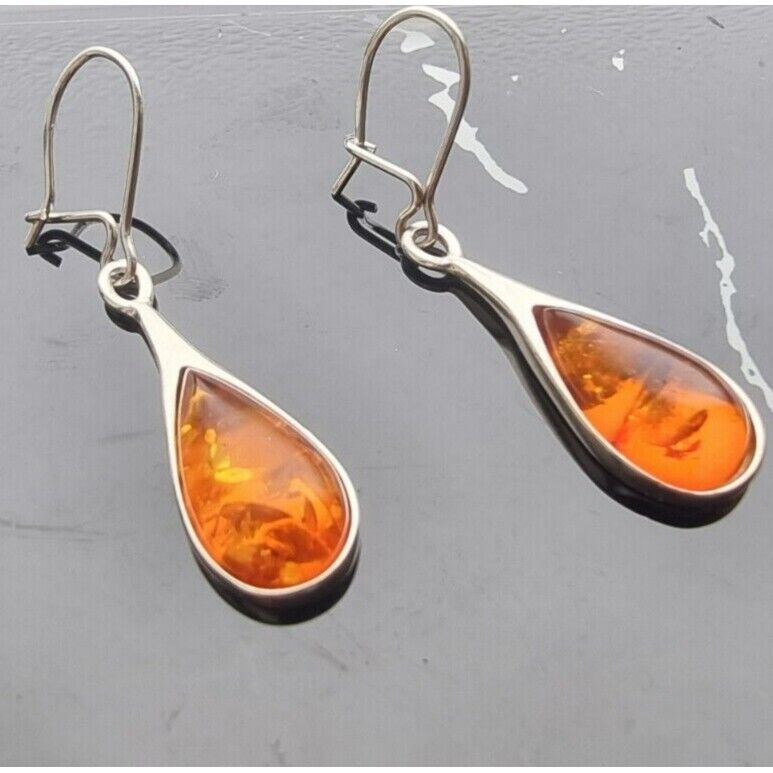 VINTAGE 925 STERLING SILVER NATURAL BALTIC 15x8 mm. AMBER TEARDROP EARRINGS AT