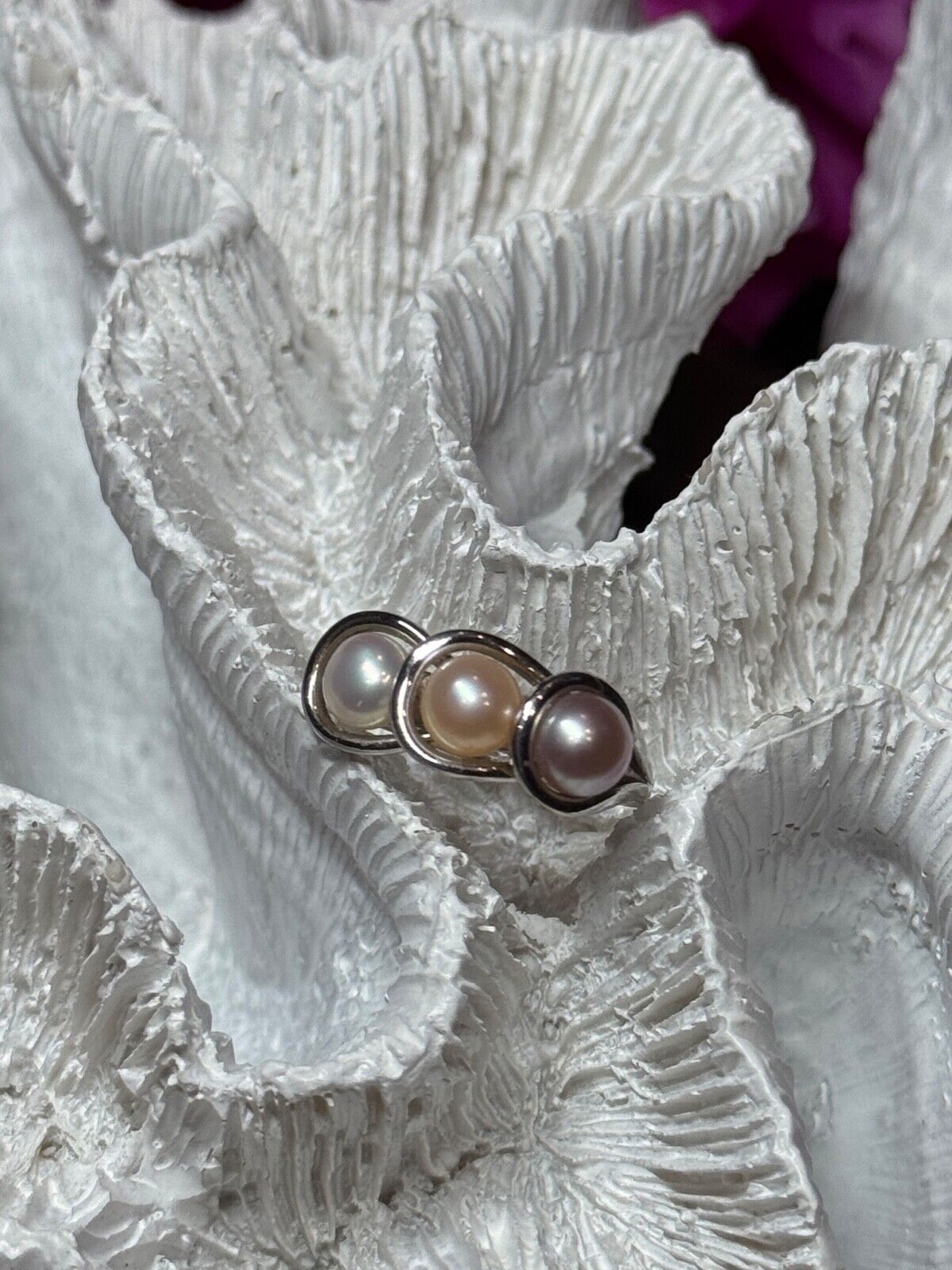 925 STERLING SILVER PEARLS RING SIZE 6