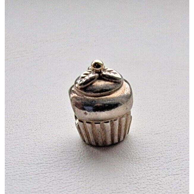 PANDORA AUTHENTIC RETIRED 925 STERLING SILVER CUPCAKE CHARM AT