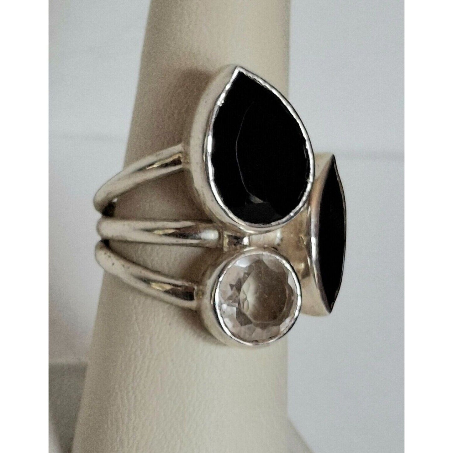 925 STERLING SILVER NEAR COLORLESS AQUAMARINE AND BLACK TOURMALINE RING SIZE SKY