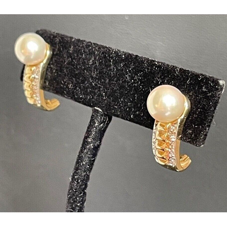 YELLOW GOLD PEARL AND DIAMOND SEMI-HOOP EARRINGS SKY