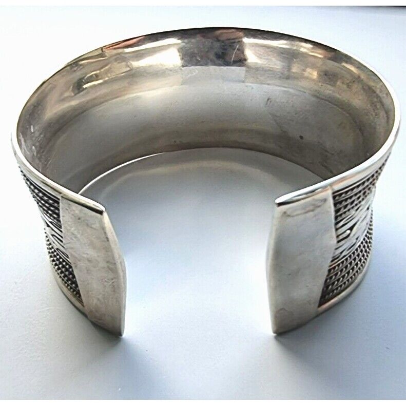 925 STERLING SILVER BEAUTIFUL  1.25 INCH WIDE CUFF BRACELET AT