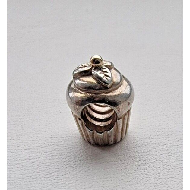 PANDORA AUTHENTIC RETIRED 925 STERLING SILVER CUPCAKE CHARM AT