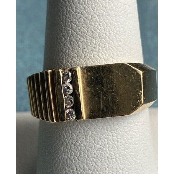 ''STYLECREST'' MENS 14K YELLOW GOLD 0.12 CARAT DIAMOND SIGNET RING SIZE 9.25 SKY