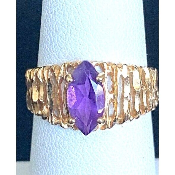 YELLOW GOLD AND AMETHYST SOLITAIRE RING SIZE 6.25 SKY