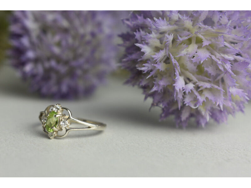 925 STERLING SILVER PERIDOT & CZ RING SIZE 7