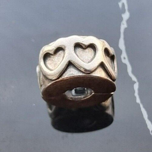 PANDORA AUTHENTIC RETIRED 925 STERLING SILVER BAND OF HEARTS CLIP HEART CHARM AT