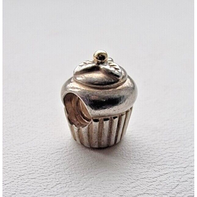 PANDORA AUTHENTIC RETIRED 925 STERLING SILVER CUPCAKE CHARM AT