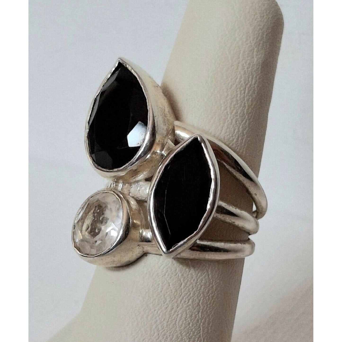 925 STERLING SILVER NEAR COLORLESS AQUAMARINE AND BLACK TOURMALINE RING SIZE SKY