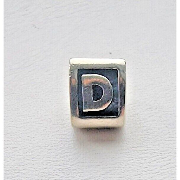 PANDORA AUTHENTIC LETTER D 925 STERLING SILVER RETIRED CHARM 790323D AT