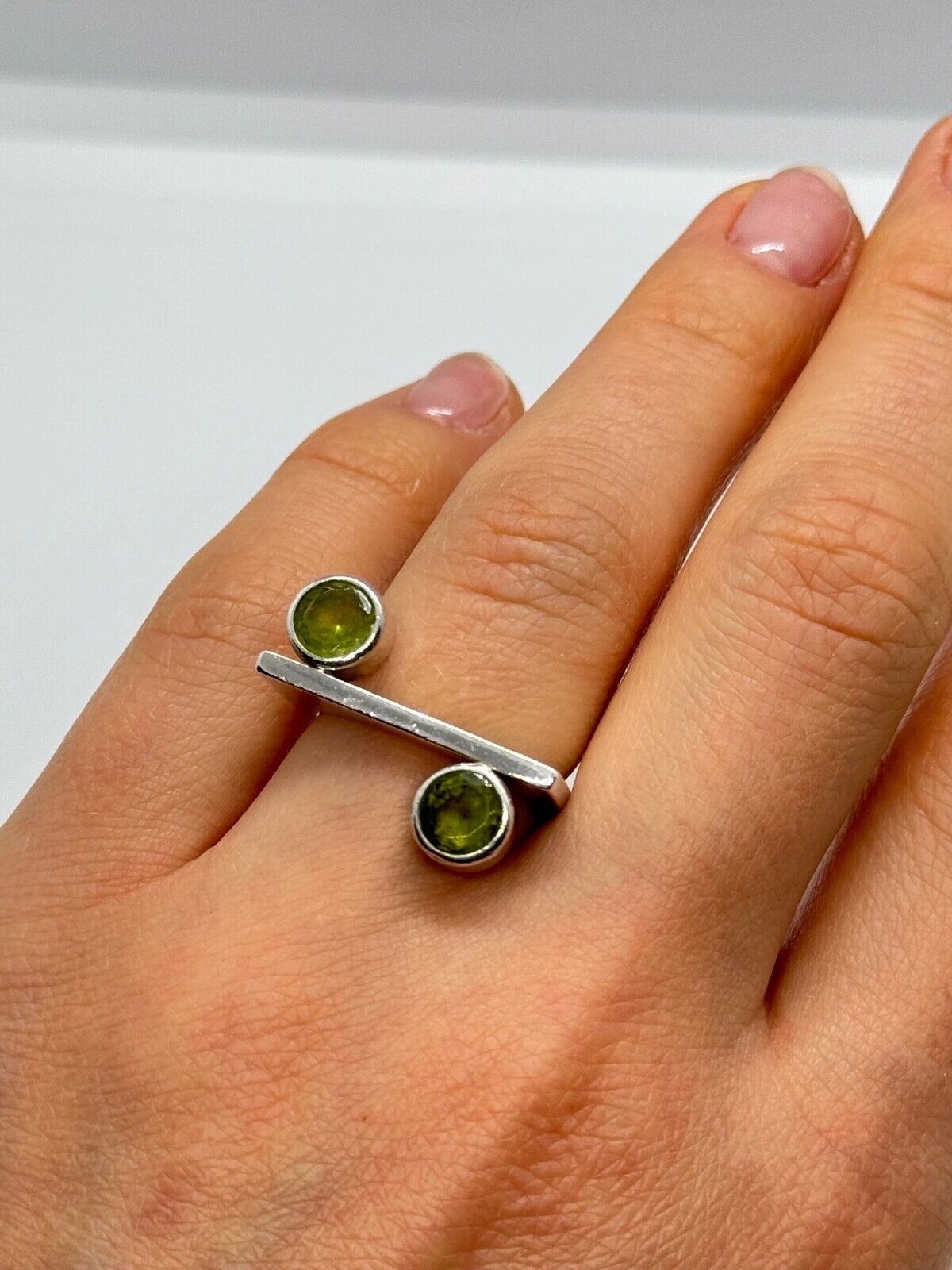 925 STERLING SILVER PERIDOT RING SIZE 5.5