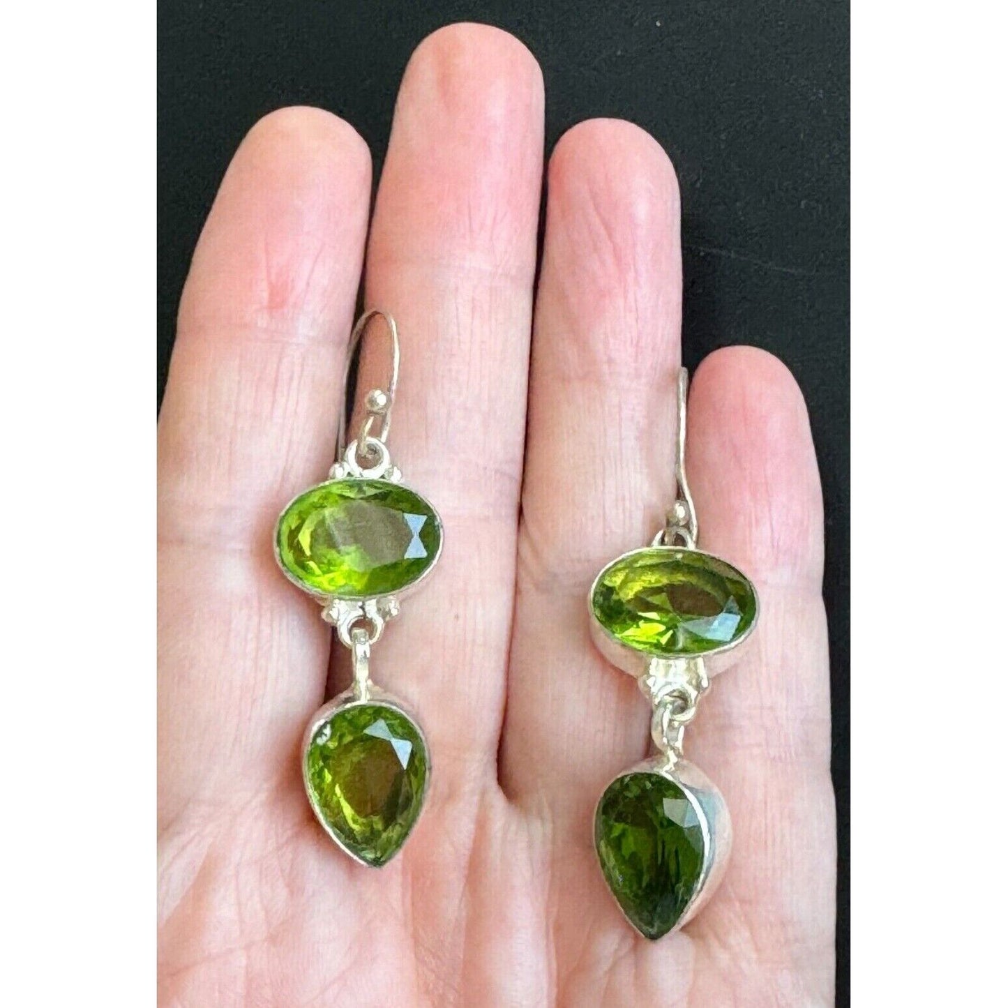 925 STERLING SILVER AND GREEN CRYSTAL DANDLE EARRINGS SKY