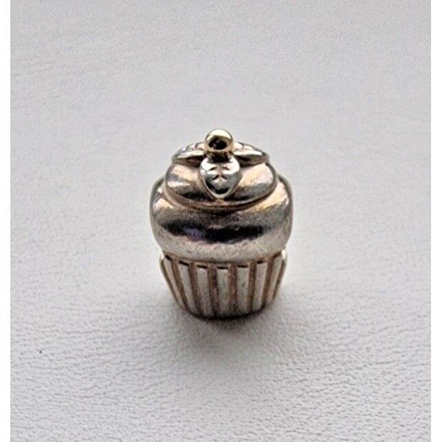 PANDORA AUTHENTIC RETIRED 925 STERLING SILVER CUPCAKE CHARM AT