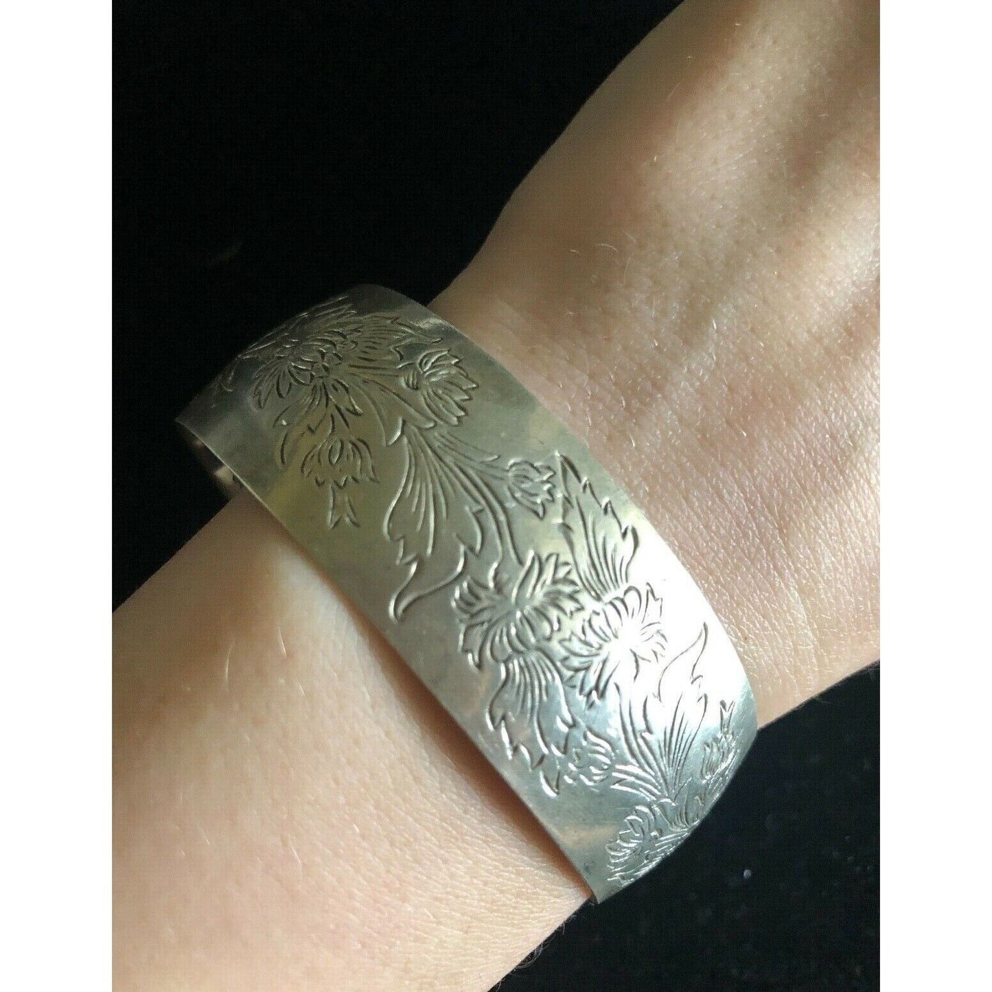 S.KIRK & SON STERLING SILVER CHRYSANTHEMUM BRACELET. SKY