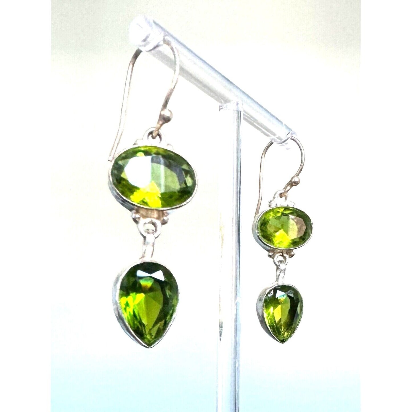 925 STERLING SILVER AND GREEN CRYSTAL DANDLE EARRINGS SKY