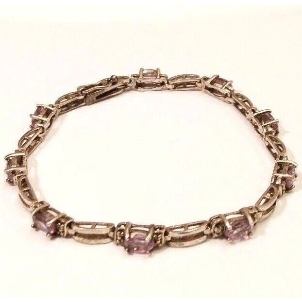 ELEGANT STERLING SILVER 4.5 CARAT AMETHYST LINK BRACELET. SKY