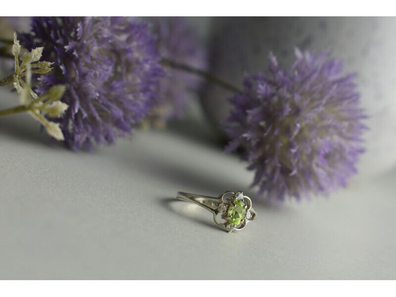 925 STERLING SILVER PERIDOT & CZ RING SIZE 7