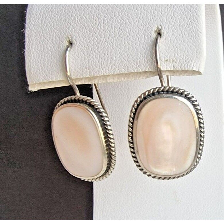 GORGEOUS VINTAGE 925 STERLING SILVER  16x12 mm. MOTHER OF PEARL EARRINGS AT