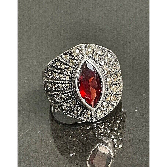 925 STERLING SILVER GARNET & MARCASITES RING SIZE 7 SKY