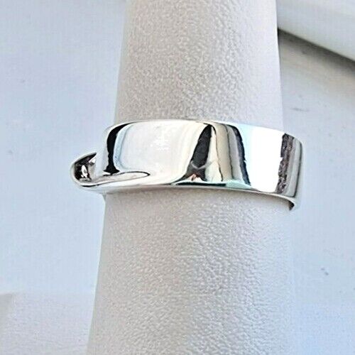 925 STERLING SILVER TWISTED RING SIZE 8 AT