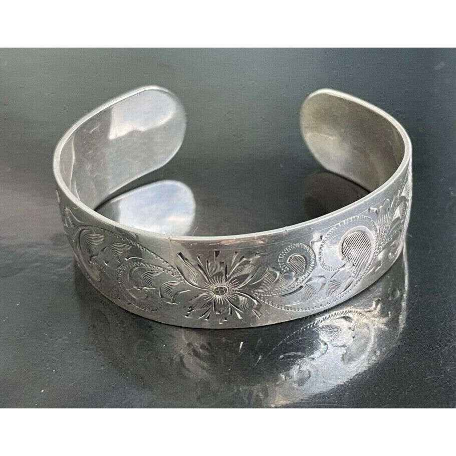 BEAUTIFUL ENGRAVED WITH FLOWERS 925 STERLING SILVER BRACELET.HALLMARKED SKY