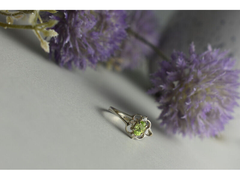 925 STERLING SILVER PERIDOT & CZ RING SIZE 7