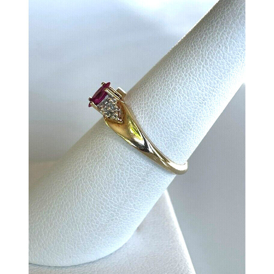 YELLOW GOLD  RUBY & DIAMOND RING SIZE 7 SKY