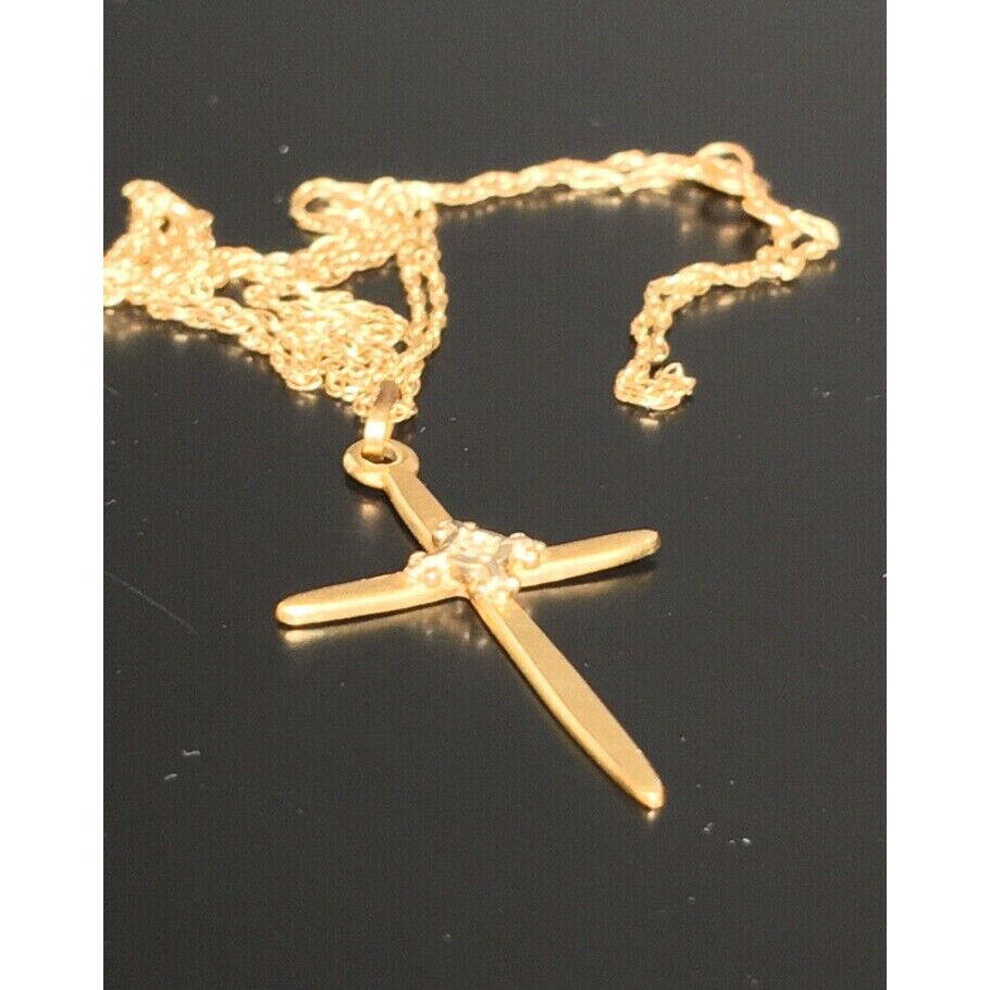 YELLOW GOLD & DIAMOND CROSS PENDANT ON CHAIN SKY