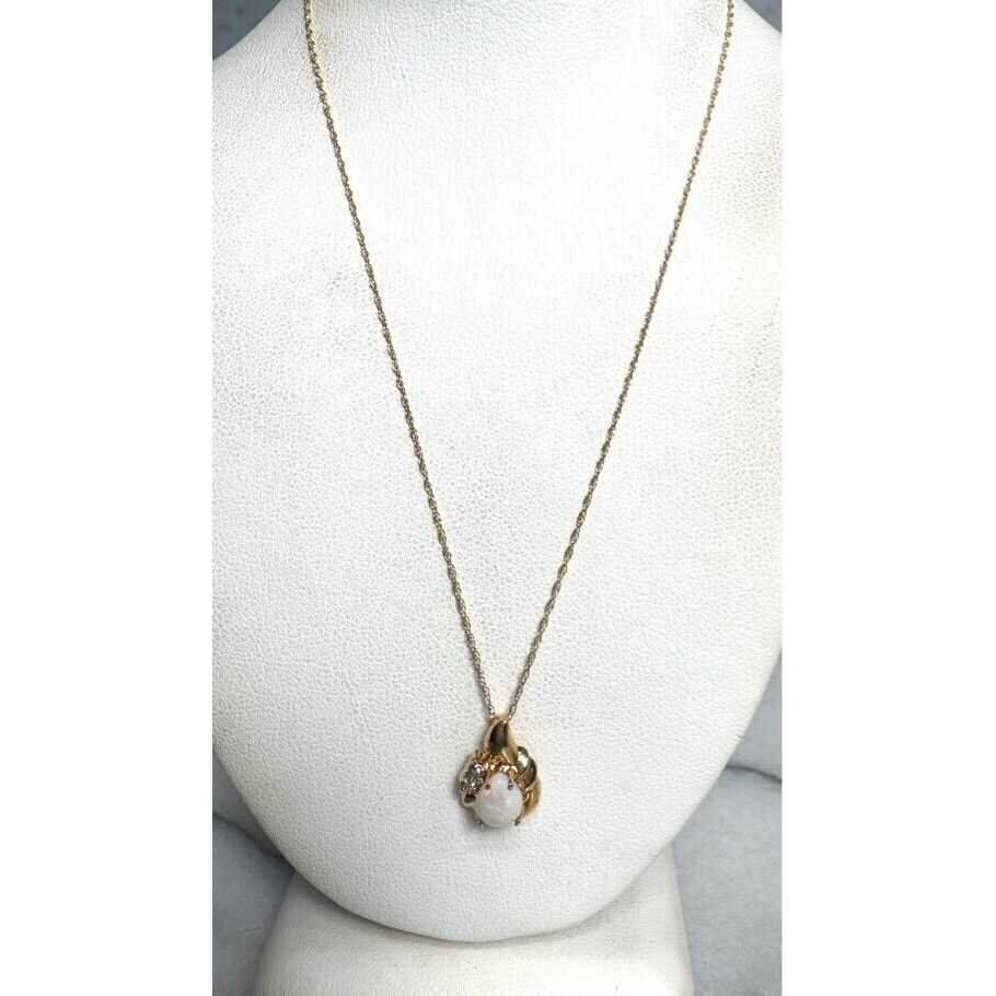 YELLOW GOLD OPAL AND DIAMOND PENDANT NECKLACE SKY