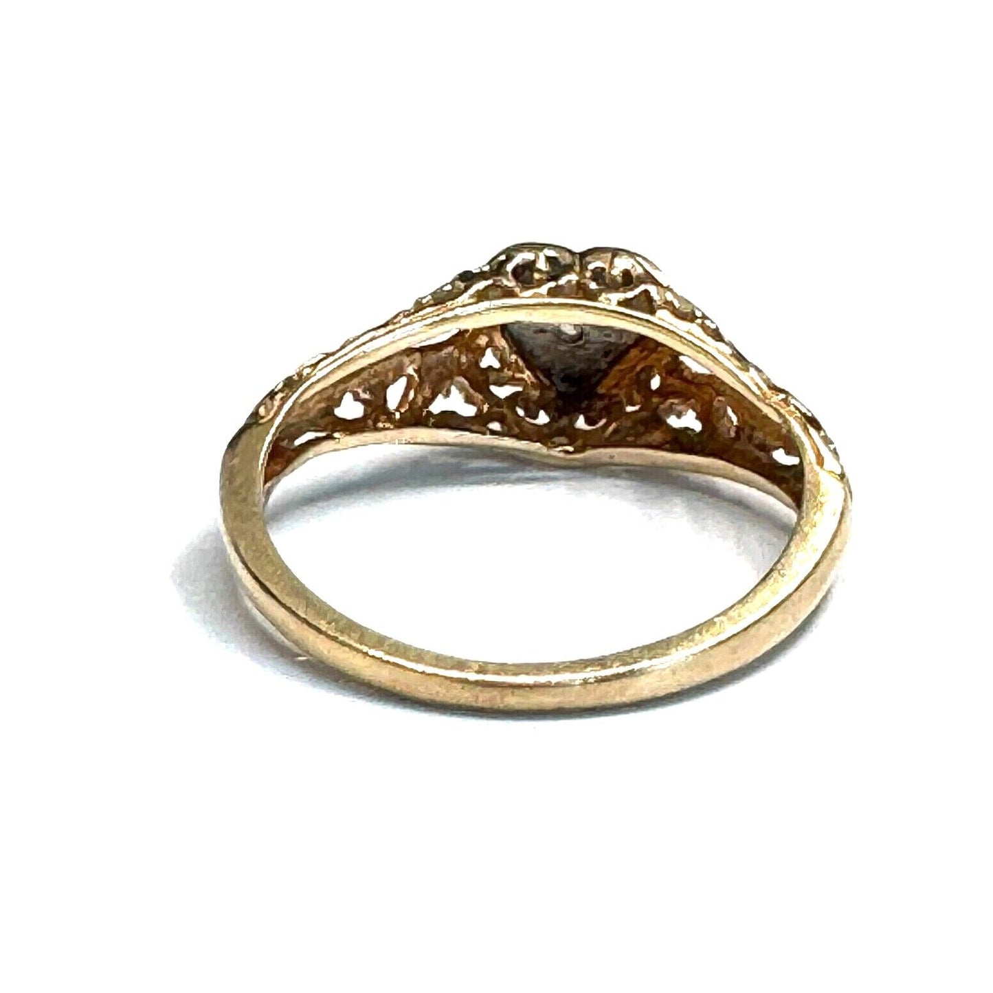 YELLOW GOLD AND DIAMOND PIESR SHANK HEART RING SIZE 3.75 SKY